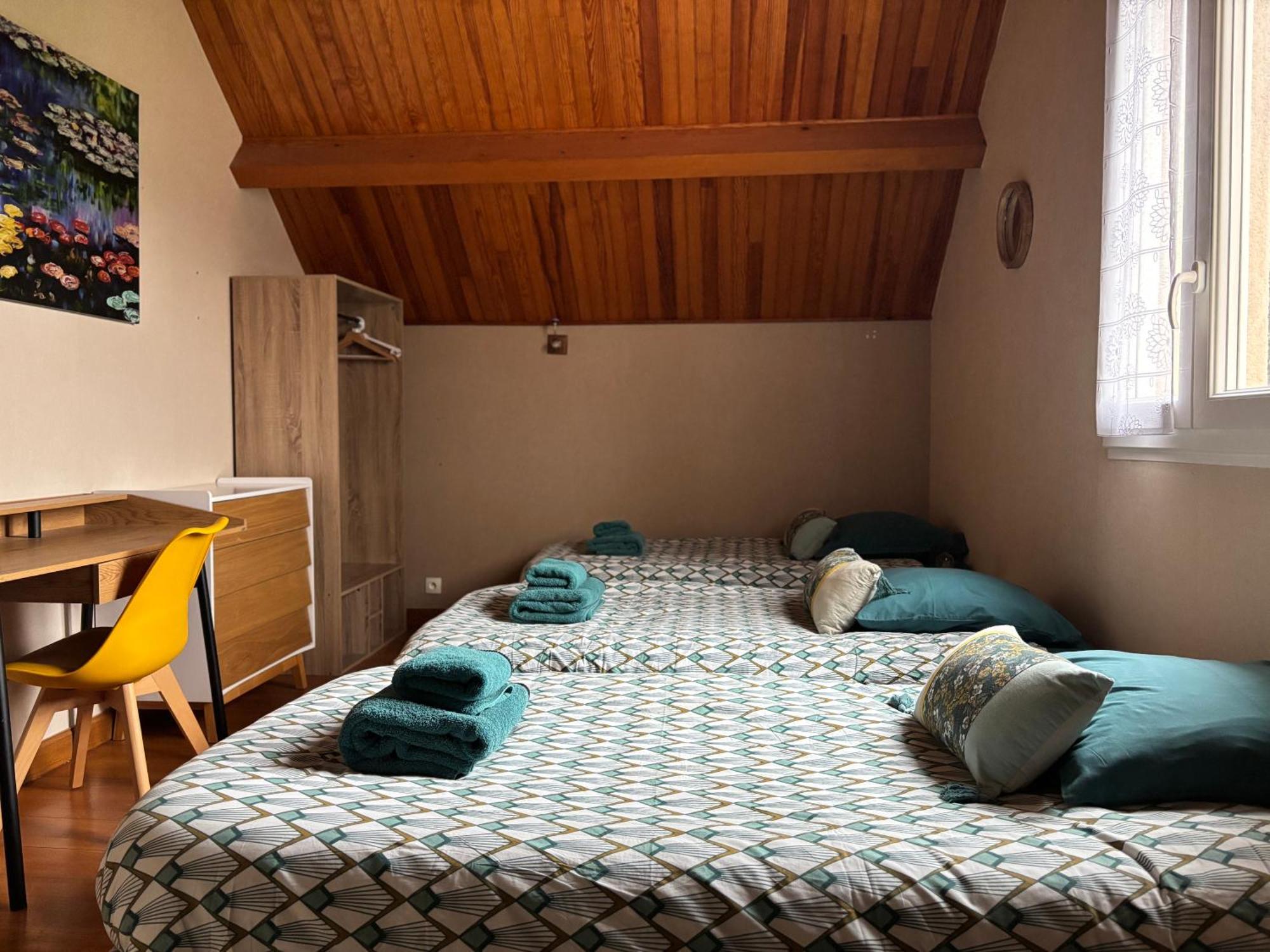 Le So Art, Grande Maison 4 Chambres, Terrain De Petanque, Grand Jardin Clos, Flipper, Babyfoot, Jeux Arcade, Ping Pong,1 Km Mer, Proche Golf, Port En Bessin, Bayeux Et Plages Du Debarquement, Adaptee Enfants Commes ภายนอก รูปภาพ