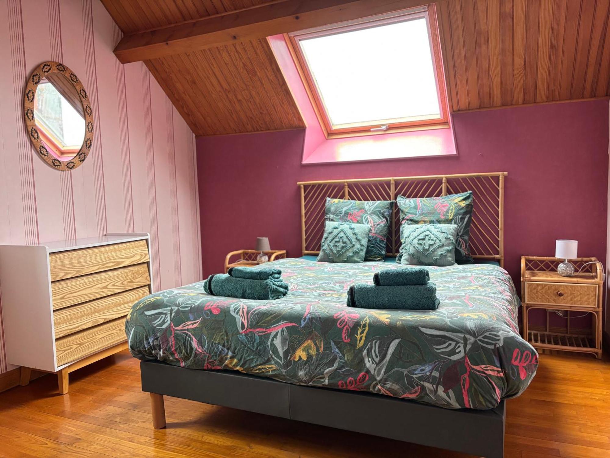 Le So Art, Grande Maison 4 Chambres, Terrain De Petanque, Grand Jardin Clos, Flipper, Babyfoot, Jeux Arcade, Ping Pong,1 Km Mer, Proche Golf, Port En Bessin, Bayeux Et Plages Du Debarquement, Adaptee Enfants Commes ภายนอก รูปภาพ
