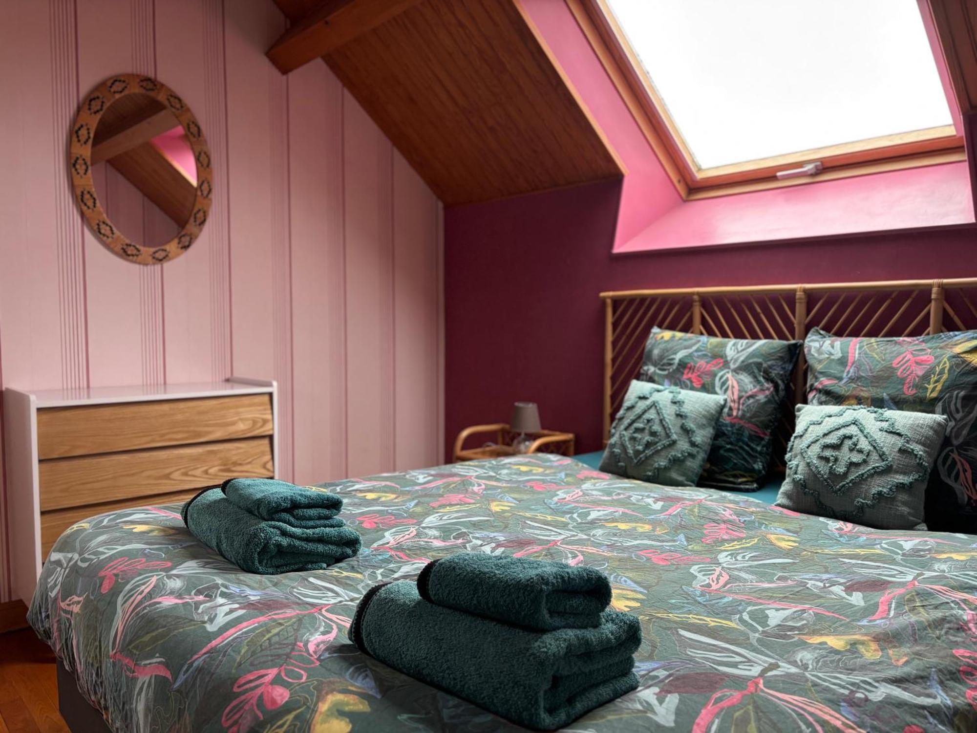 Le So Art, Grande Maison 4 Chambres, Terrain De Petanque, Grand Jardin Clos, Flipper, Babyfoot, Jeux Arcade, Ping Pong,1 Km Mer, Proche Golf, Port En Bessin, Bayeux Et Plages Du Debarquement, Adaptee Enfants Commes ภายนอก รูปภาพ